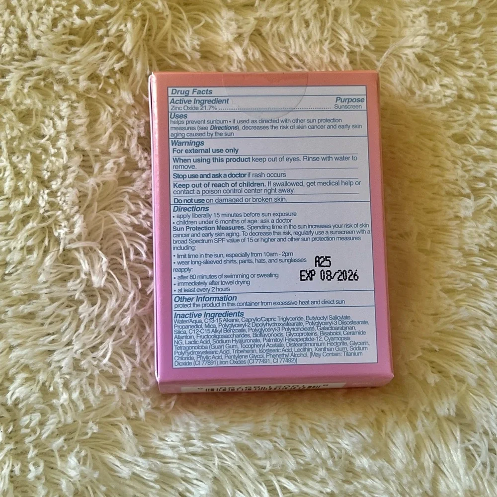 Kosas DreamBeam Sunlit Serum sunscreen SPF 40 - - Picture 4 of 5